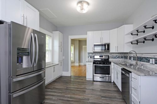 4000 Dupont Ave, Minneapolis MN  55412-1613 exterior