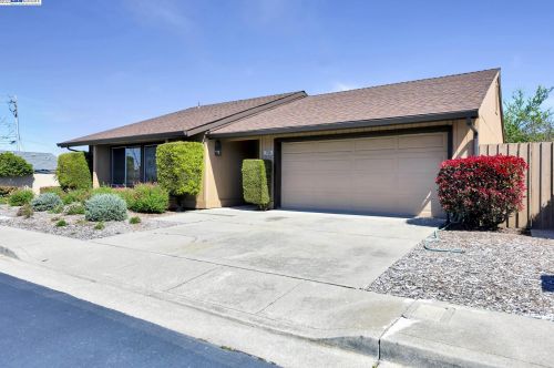 3726 Lamoureux St, San Leandro, CA 94578-4103