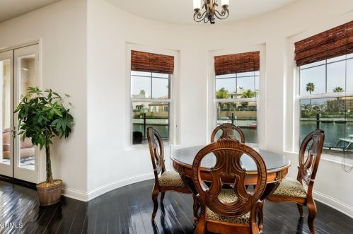 3947 Hemlock St, Oxnard CA  93035-1427 exterior