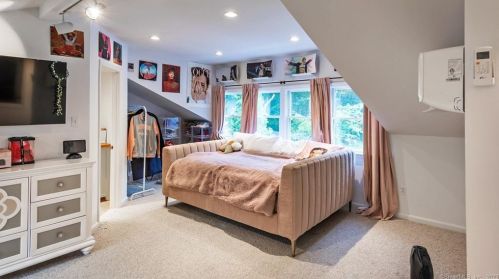 158 Jelliff Ml Rd, New Canaan CT  06840-6506 exterior