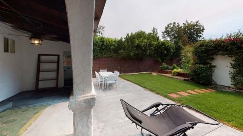 15560 Leadwell St, Van Nuys CA 91406-3110 exterior