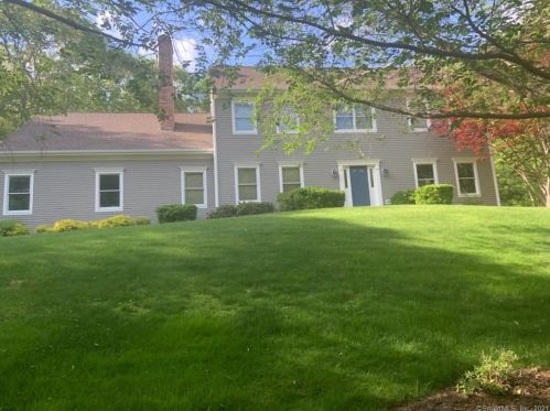 6 Lantern Ln, Lyme, CT 06371-1869