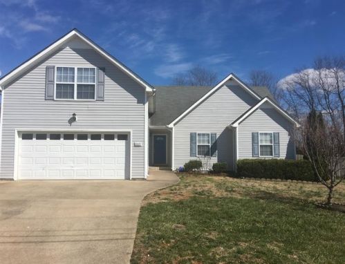 3879 Mackenzie Dr, Clarksville, TN 37042-8641