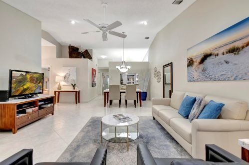 21 Sausalito Dr, Boynton Beach, FL 33436-2028