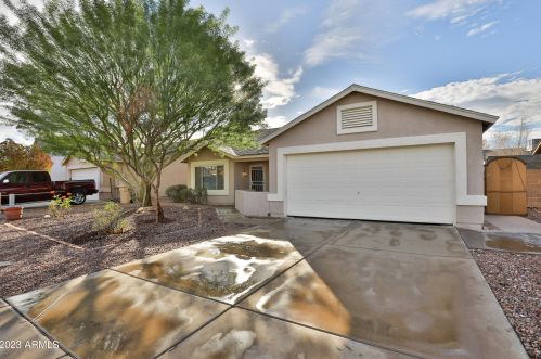 8783 Ocotillo Rd, Glendale, AZ 85305-2051