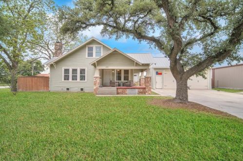 130 Schulz St, Marion, TX 78124-2080