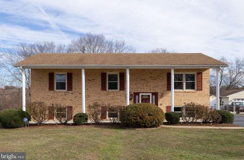 20 Vesta Dr, Fredericksburg, VA 22405-2854