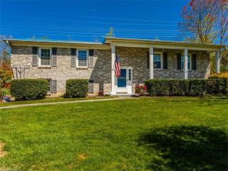 230 Shannon Rd, Hendersonville, NC 28791-8739