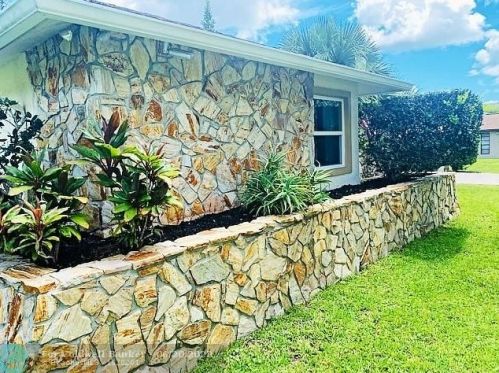 12151 Old Country Rd, West Palm Beach FL  33414-4816 exterior
