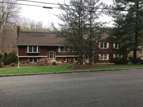 29 James Dr, Skyline Lakes, NJ 07456-2729