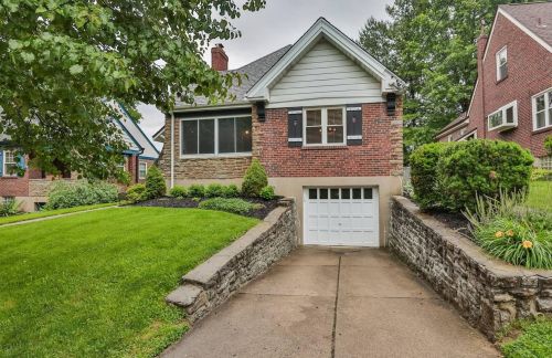 4166 Club View Dr, Cincinnati, OH 45209-1415