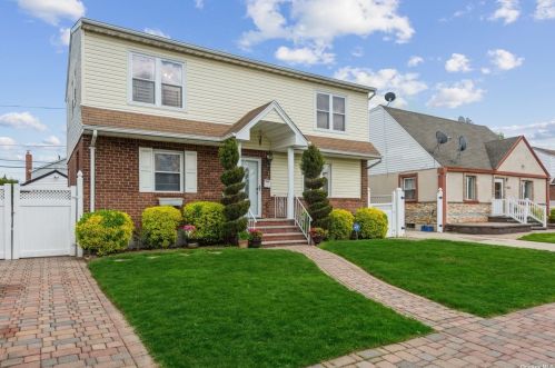 134 Fieldmere St, Floral Park, NY 11003-2007