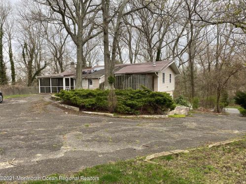 656 Jackson Mills Rd, Jackson Twp, NJ 08527-4309