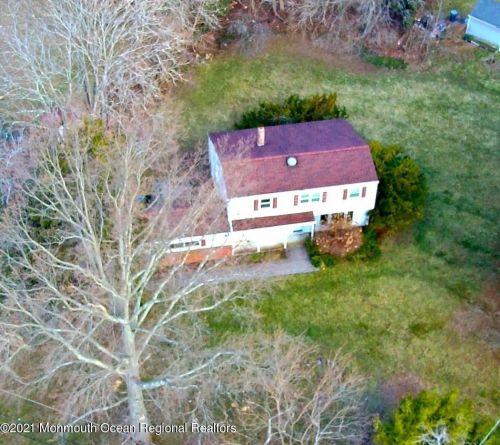 1 Miriam Pl, Middletown, NJ 07748-1720