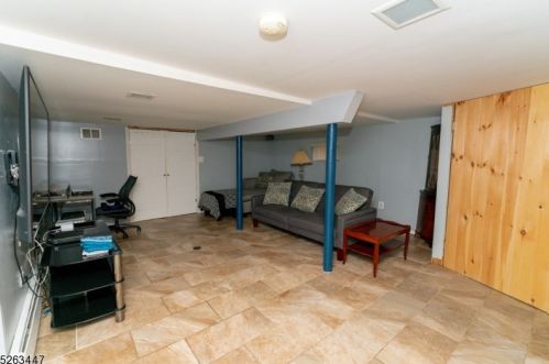 83 Voit Ave, Lincoln Park NJ  07035-1039 exterior