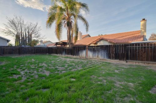 168 Driftwood Ct, Los Banos CA  93635-6302 exterior