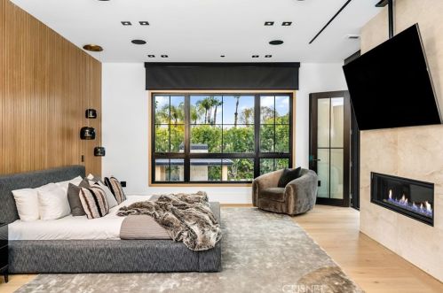 4508 Haskell Ave, Van Nuys CA  91436-3148 exterior