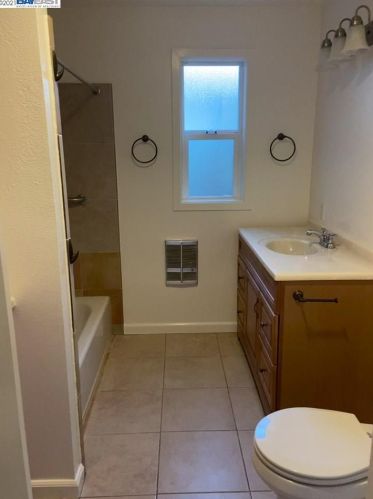 3139 Courtland Ave, Oakland CA 94601-4707 exterior