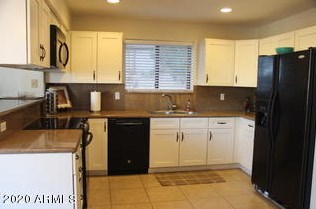 517 Marina Dr, Gilbert AZ 85233-6613 exterior