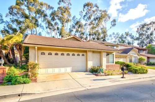 2518 Greenwich Dr, Fullerton, CA 92833-1204