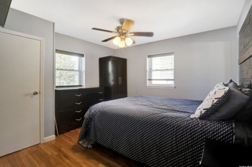 121 Clinton Ave, North Lindenhurst NY  11757-4127 exterior