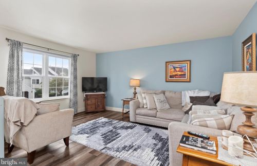 6229 Spg Knl Dr, Harrisburg PA 17111-6862 exterior