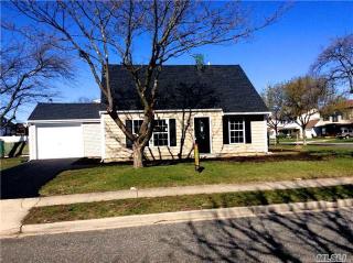118 Hilltop Rd, Plainedge NY  11756-2220 exterior