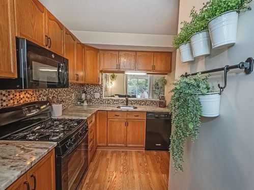 705 Tyler Dr, Pittsburgh, PA 15236-1261