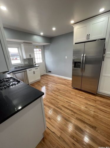 138 16th St, Deer Park, NY 11729-4907