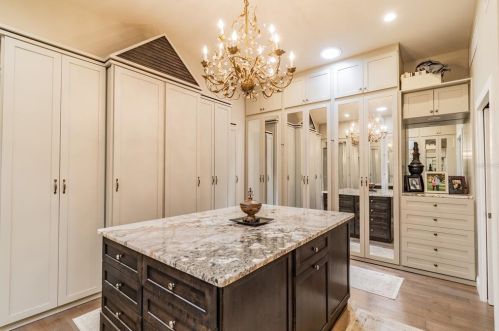 5148 31st Ave, Saint Petersburg FL  33707-5600 exterior