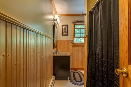 56 Fox Garrison Rd, Lee NH  03861-6338 exterior