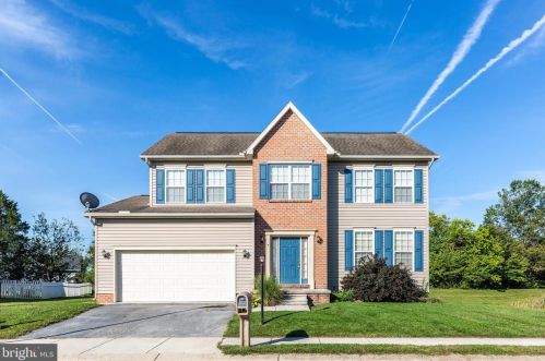 7 Sycamore Ct, Littlestown PA  17340-9239 exterior