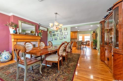 8 Acorn Rd, East Rockaway NY  11518-2103 exterior