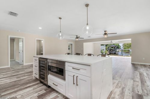 2704 Sanibel Blvd, Saint James City FL  33956-2232 exterior