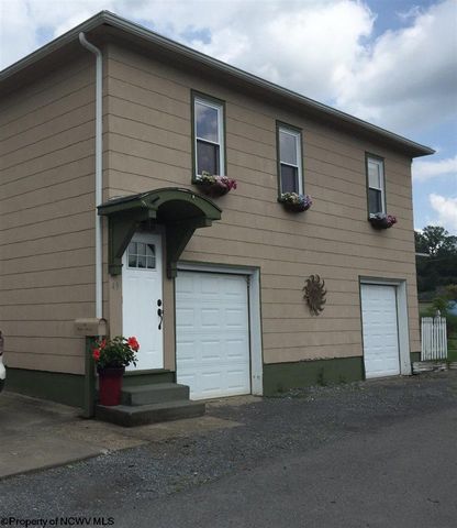 49 Rogers St, Haymond, WV 26354-2806