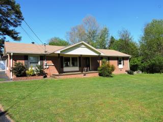 61 Edgewood Ct, Manchester, TN 37355-2988
