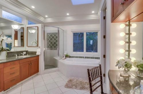 876 Armada Ter, San Diego CA  92106-3056 exterior