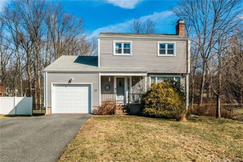 27 Ferguson Rd, Manchester, CT 06040-4532