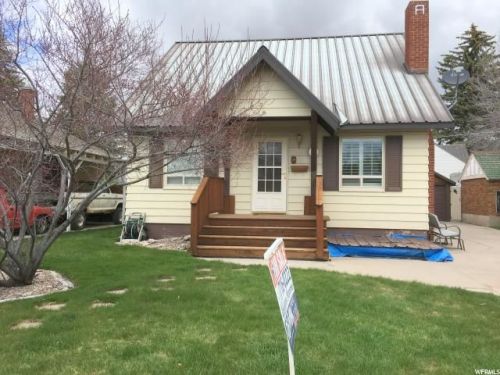 710 Jackson St, Montpelier, ID 83254-1445