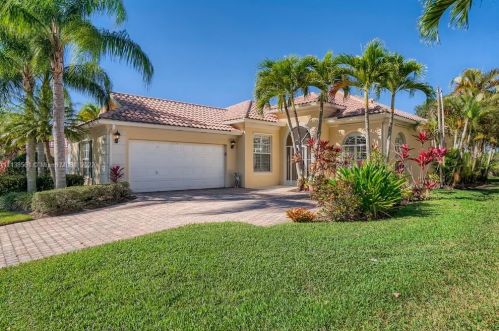8982 Eldorado Way, Hobe Sound, FL 33455-8920