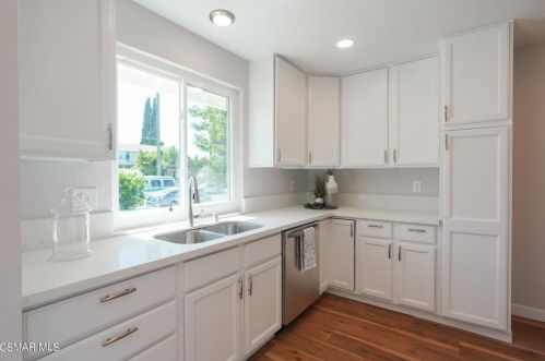 926 Talbert Ave, Simi Valley CA 93065-5038 exterior