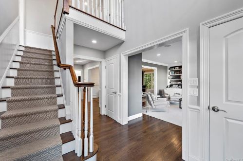 12 Lebanon Rd, Scarsdale, NY 10583-7122