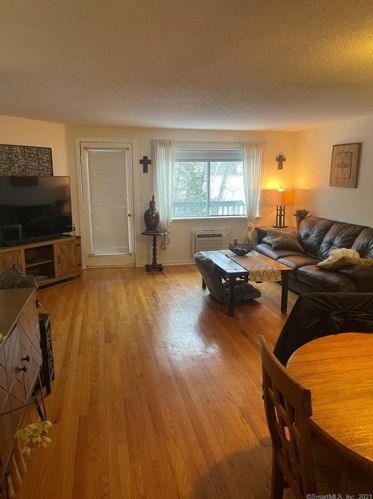 44 Chelsea Ln, East Granby, CT 06026-9636