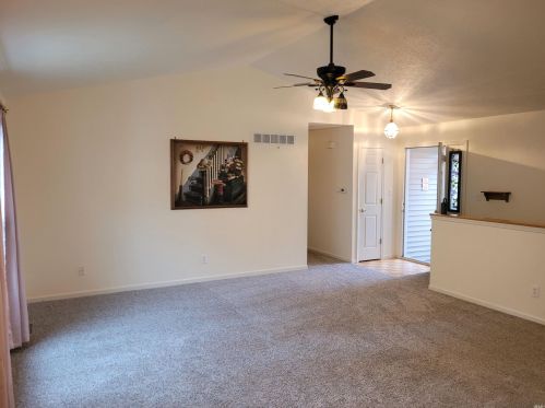 1916 Miniature Rose Ln, Mishawaka, IN 46544-5895