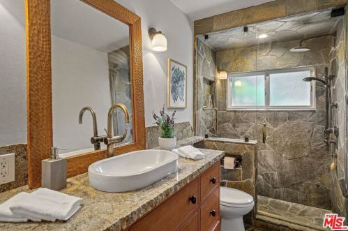 1719 Oak Dr, Topanga CA  90290-4025 exterior