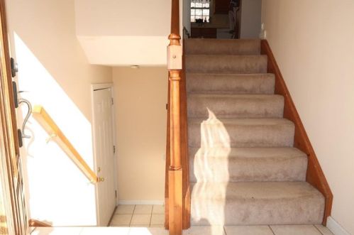 1005 Virginia St, Jeannette, PA 15644-1662