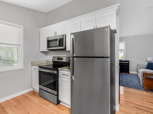 119 Regent Ave, Providence RI  02908-5430 exterior