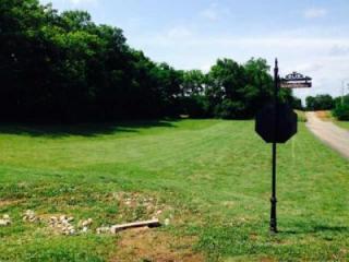 3824 Stonecrest Dr, Columbia, TN 38401-8654