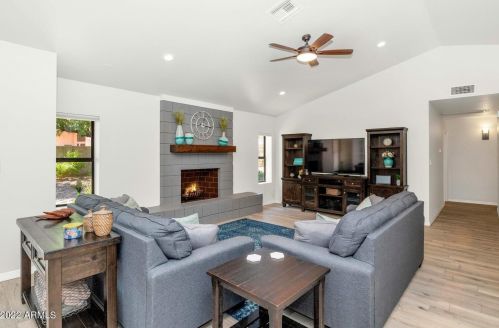 2827 Evans Dr, Phoenix AZ  85032-5030 exterior