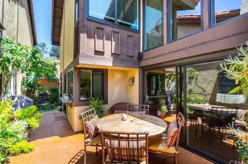 4841 Park Terrace Dr, Long Beach, CA 90804-6904